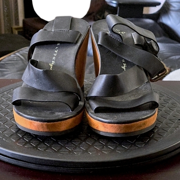 Free People Black Faux Leather Wedge Sandals - Size 6 - Picture 4 of 11